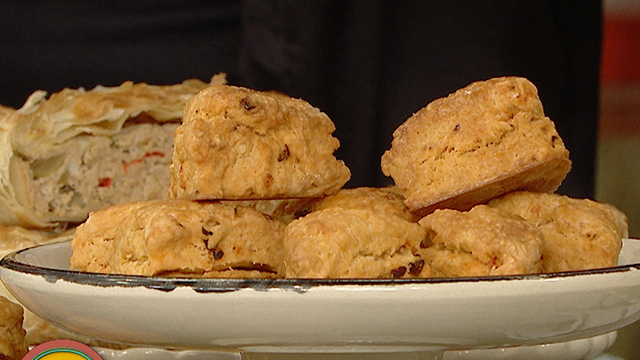 Scones salados con nube de tomates - Morfi, todos a la mesa 