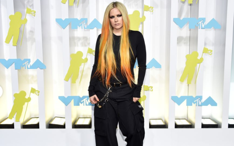 MTV VMAs 2022: Los Mejores Looks De La Alfombra Roja - Entretenimientos ...