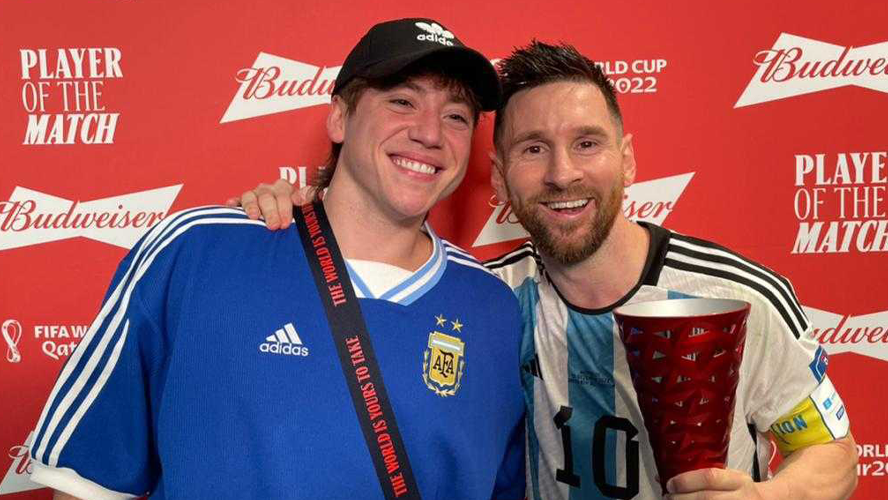 Paulo Londra Le Entregó La Copa Al Jugador Del Partido: ¡Leo Messi ...